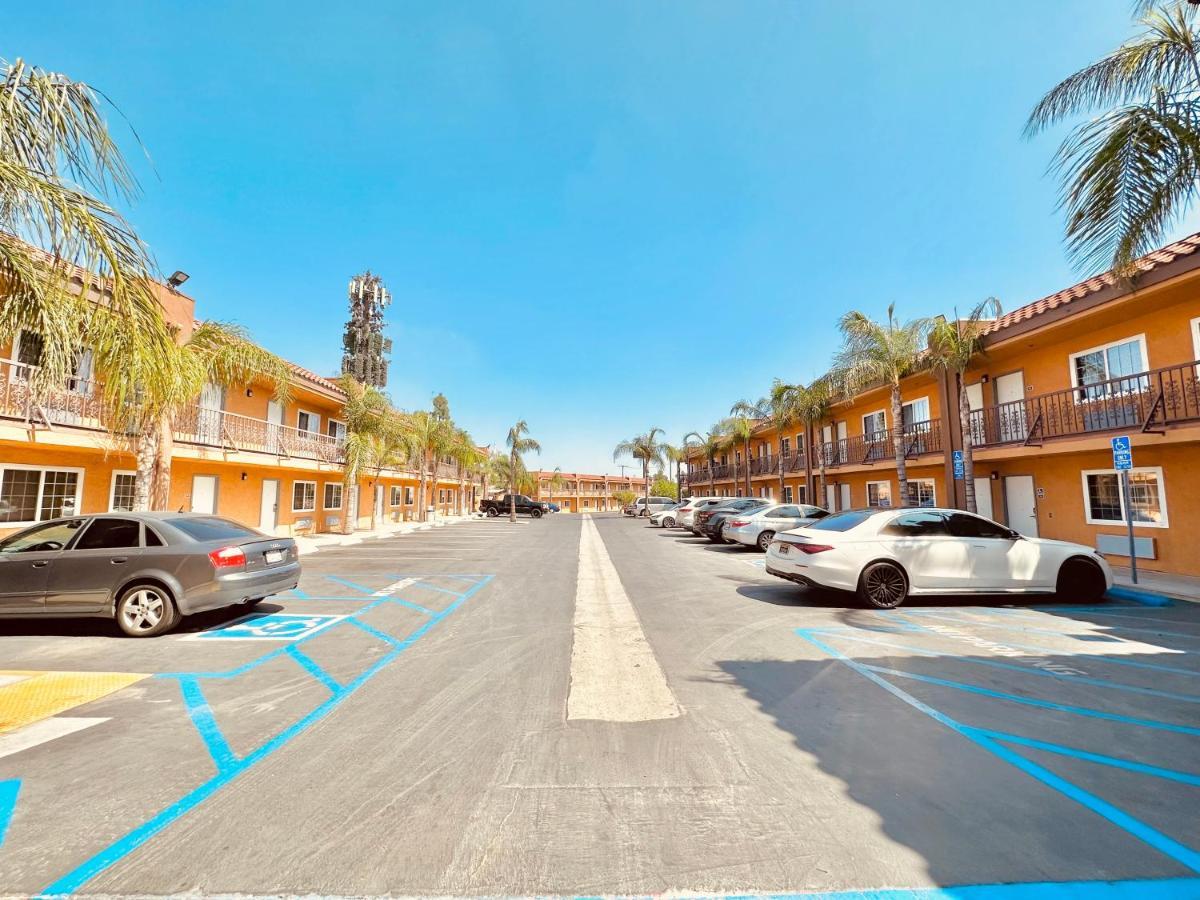 Express Inn & Suites Ontario Airport Bagian luar foto