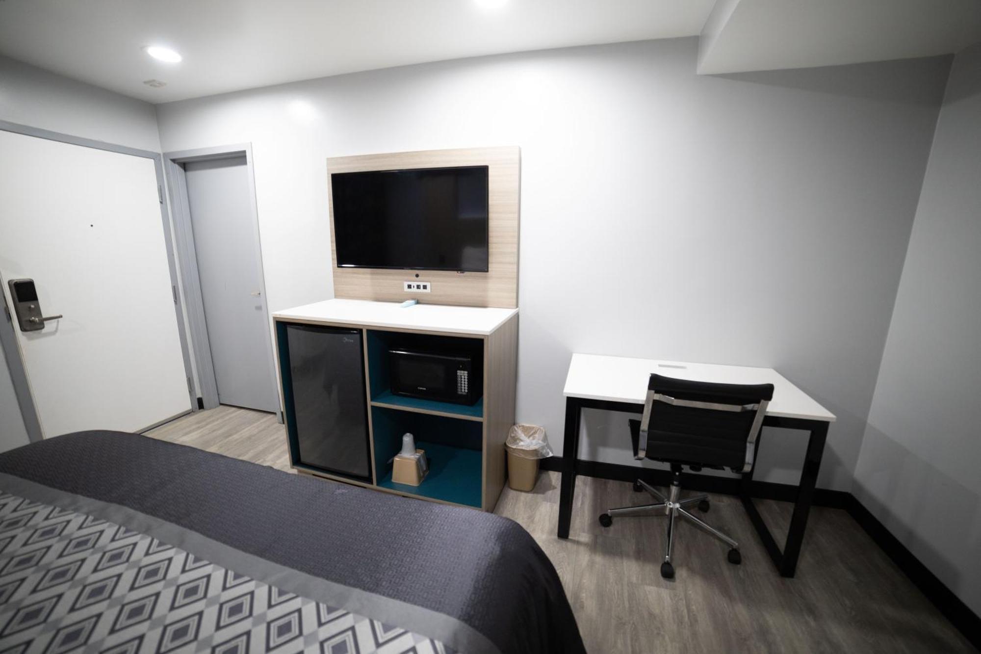 Express Inn & Suites Ontario Airport Bagian luar foto
