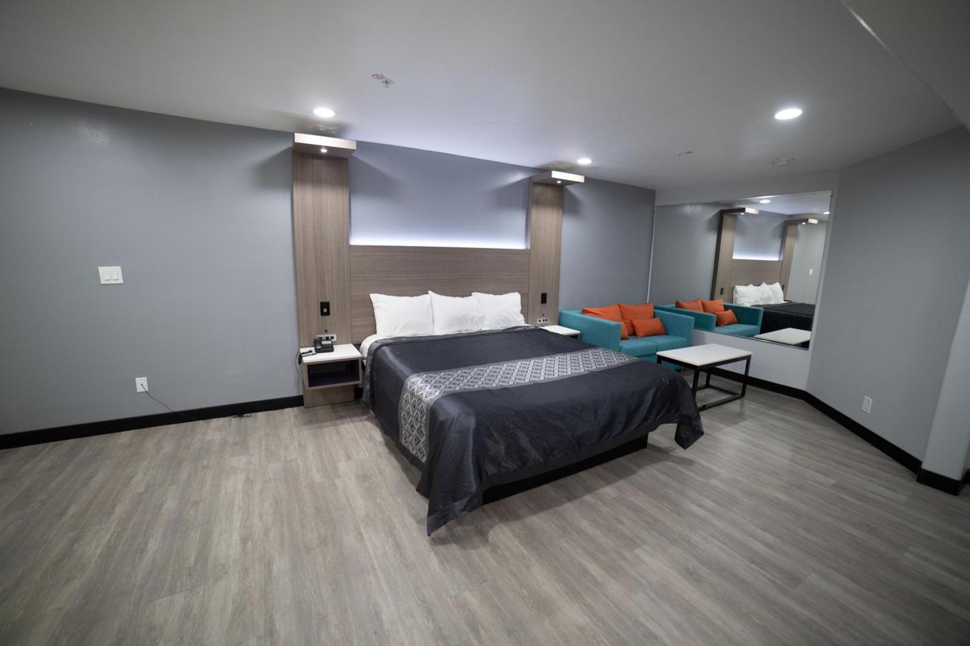 Express Inn & Suites Ontario Airport Bagian luar foto