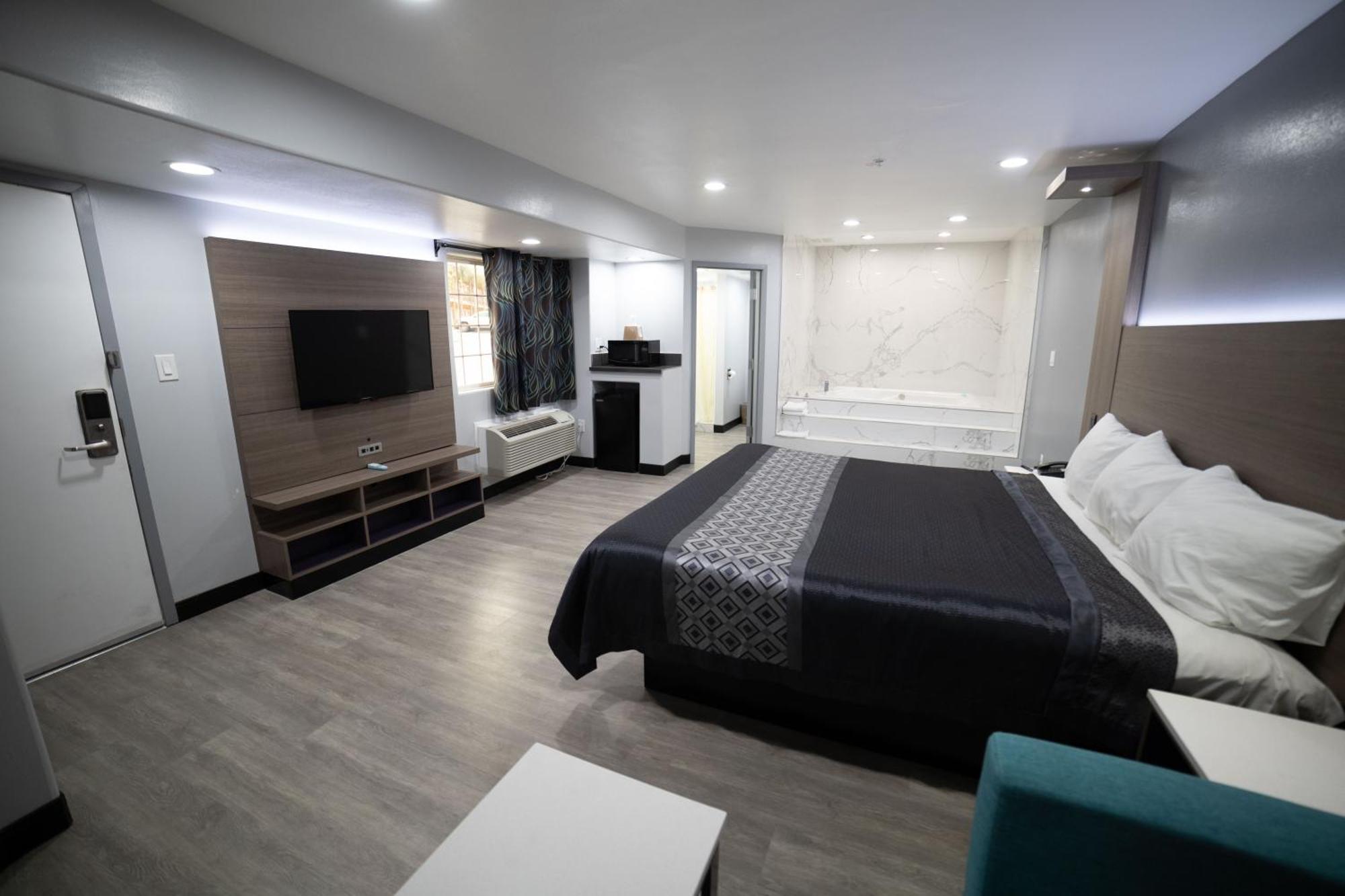 Express Inn & Suites Ontario Airport Bagian luar foto
