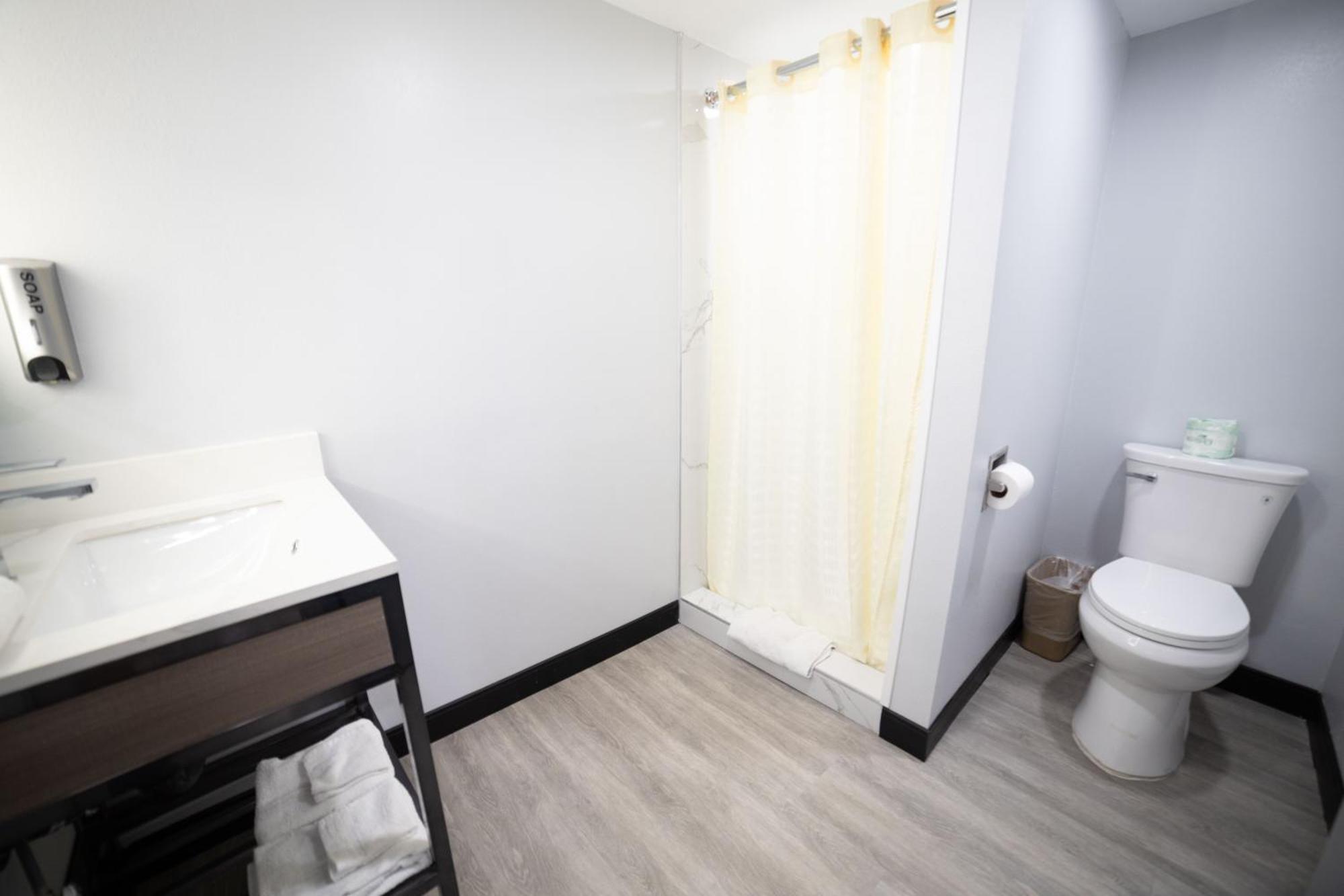 Express Inn & Suites Ontario Airport Bagian luar foto