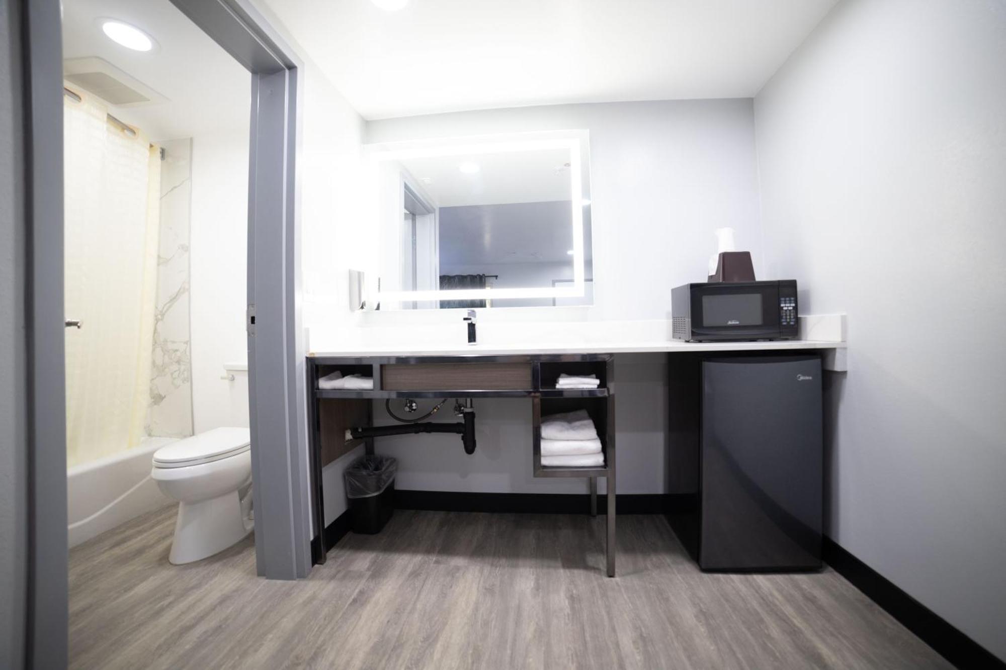 Express Inn & Suites Ontario Airport Bagian luar foto