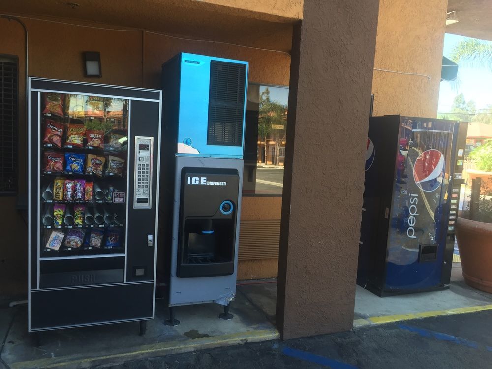 Express Inn & Suites Ontario Airport Bagian luar foto