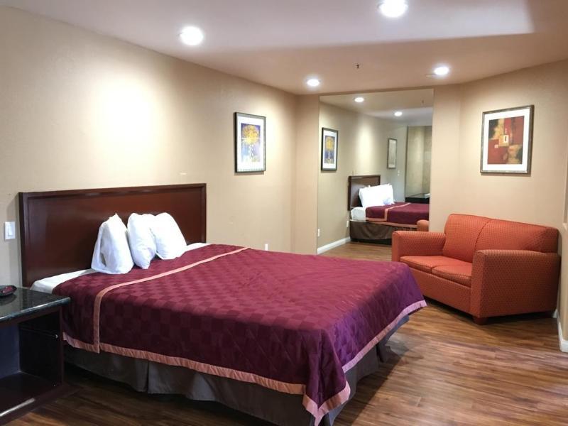 Express Inn & Suites Ontario Airport Bagian luar foto