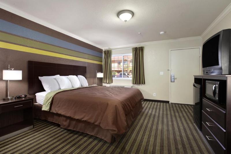 Express Inn & Suites Ontario Airport Bagian luar foto