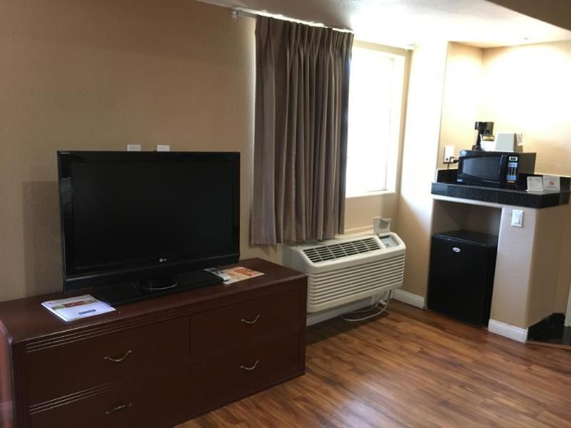 Express Inn & Suites Ontario Airport Bagian luar foto